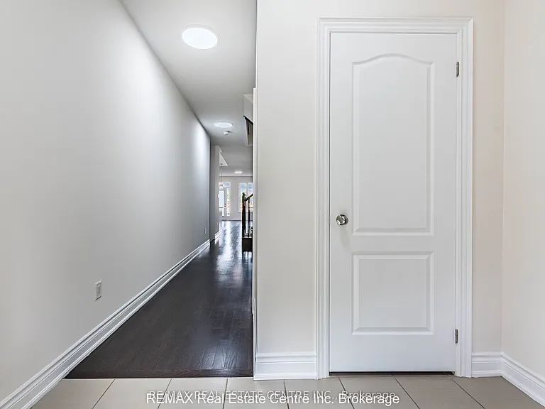27 Lady Evelyn Cres — Photo 5