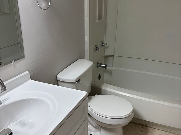 2nd image of 513 W Diamond Ave #7