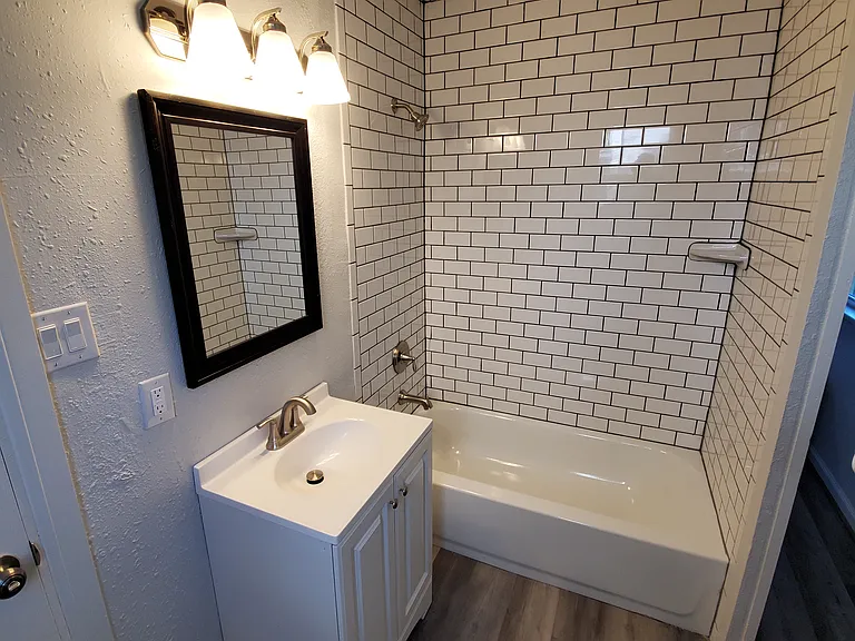 7307 Avenue H — Photo 12