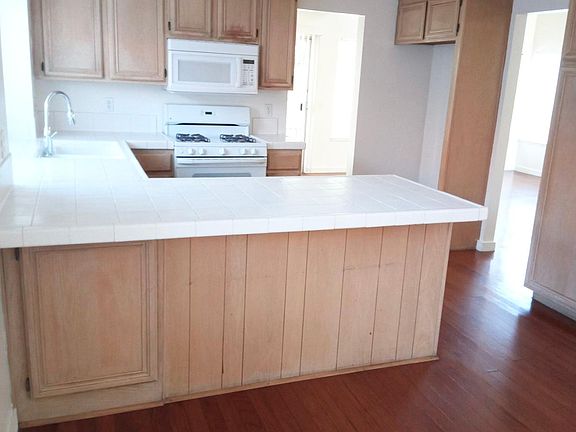 4th image of 3936 Salt Creek Way