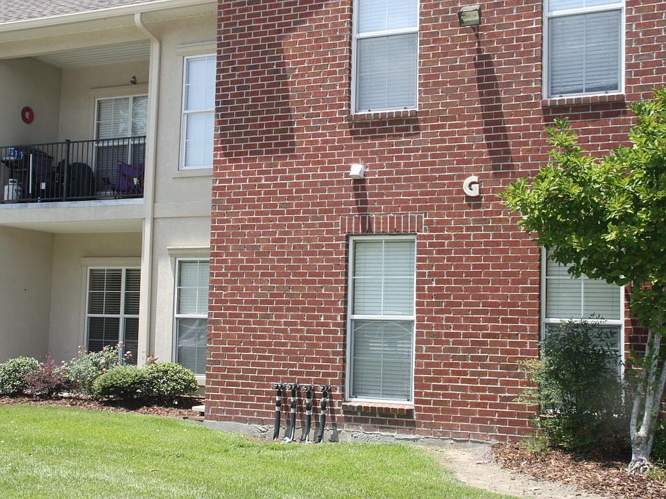 Well manicured complex