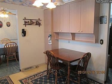 3rd image of 27370 Hollywood Dr
