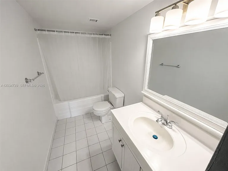 13499 Biscayne Blvd #504 — Photo 12