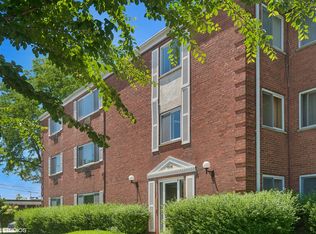 8440 Skokie Blvd APT 104, Skokie, IL 60077