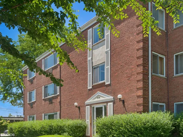 8440 Skokie Blvd APT 104, Skokie, IL 60077