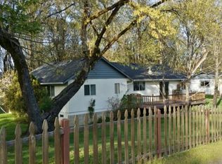 303 N 3rd St, Glendale, OR 97442