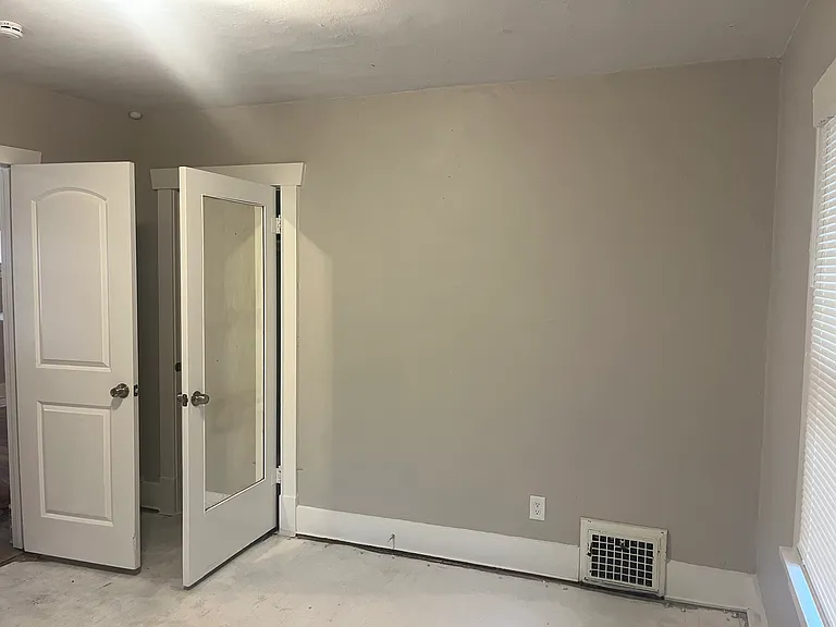 1215 SW Washburn Ave — Photo 14