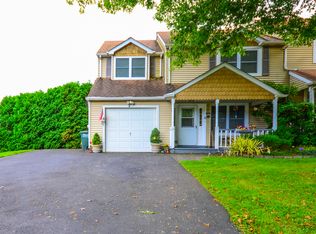 9 Tree Bark Ln, Holland, PA 18966