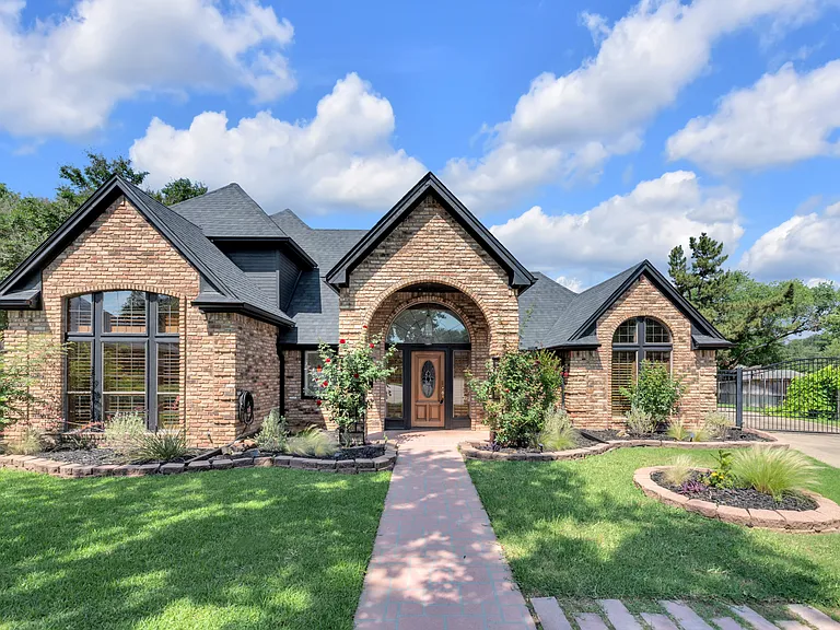 543 Indian Creek Dr — Photo 1