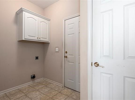 5th image of 7653 W 149th St