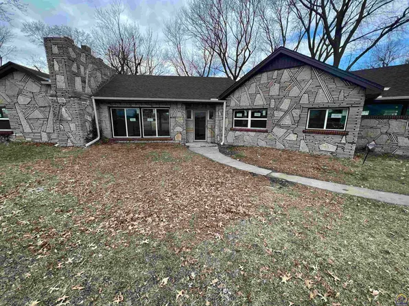 2829 SW Fairway Dr, Topeka, KS 66611