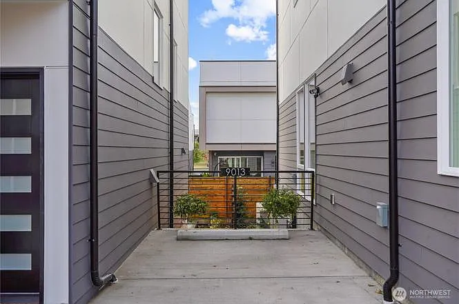 9013 14th Ave SW — Photo 3