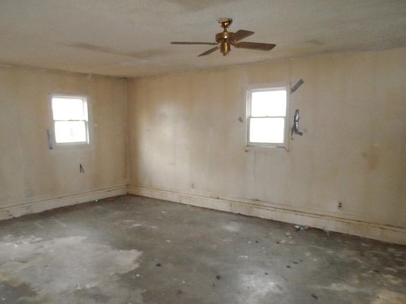 4th image of 2536 N Main St