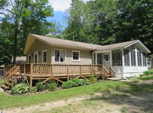 121 W Ridge Cir, Leroy, MI 49655