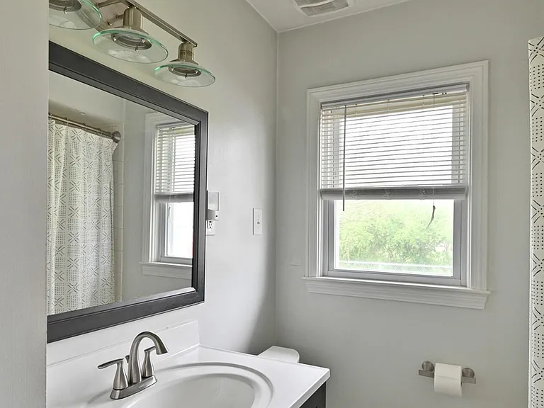 2810 Alice Ave — Photo 3