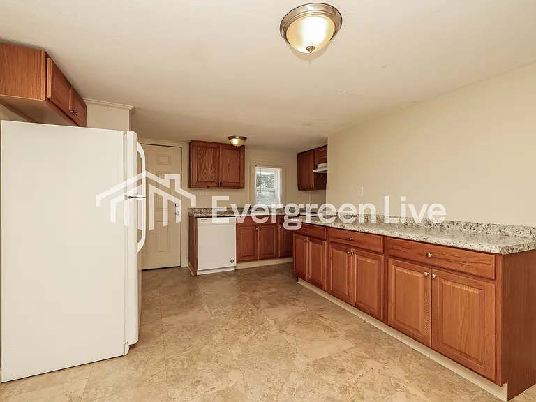 2961 Berkley St — Photo 6