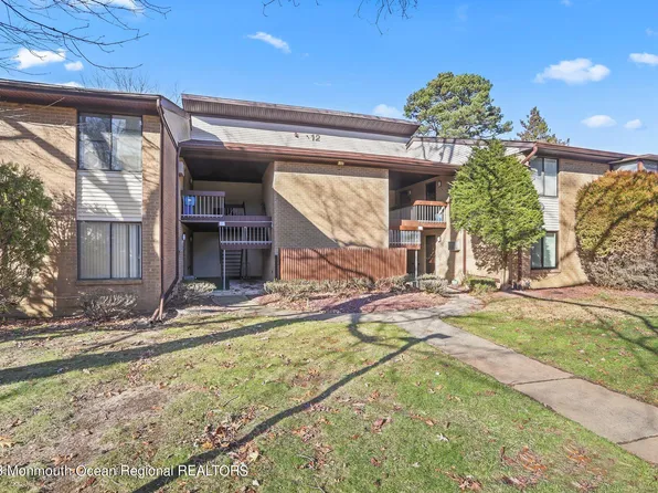 12 Pine Cluster Circle #E, Manalapan, NJ 07726