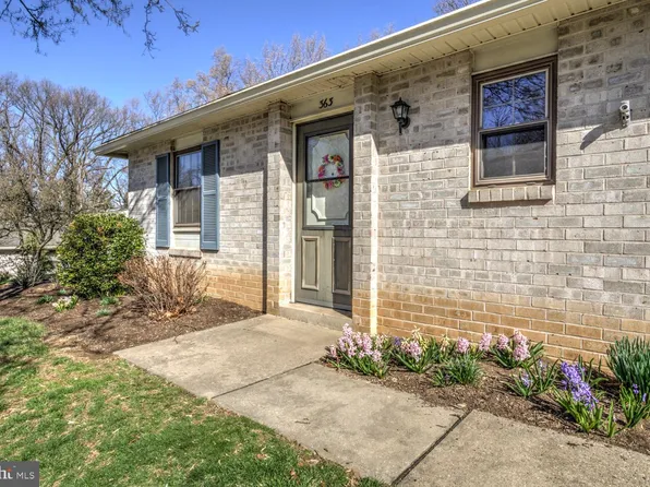 363 Valleybrook Dr, Lancaster, PA 17601