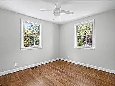 1409 Chelsea St — Photo 12