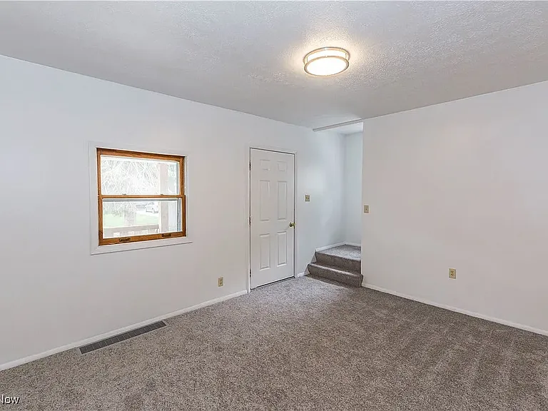 917 Clay St — Photo 6