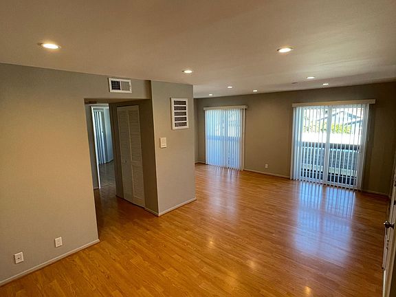 4th image of 515 W Lexington Dr #3