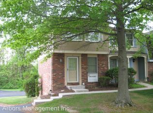 110 Olde Orchard Dr, Bridgeville, PA 15017