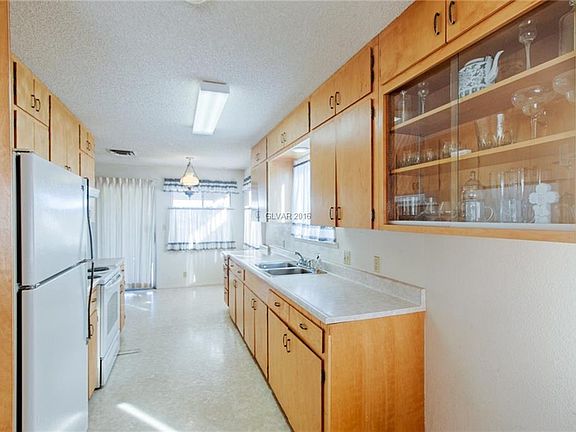 4th image of 1529 Mancha Dr
