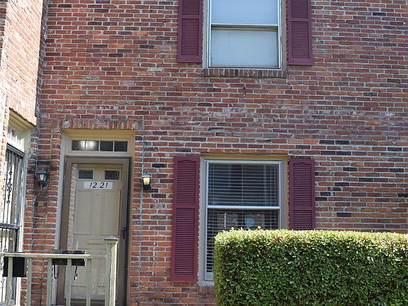 2nd image of 1221 Chamberlain Dr #1221