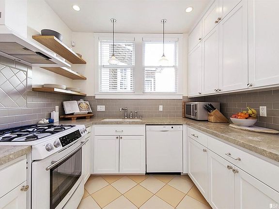 5th image of 2447 Vallejo St