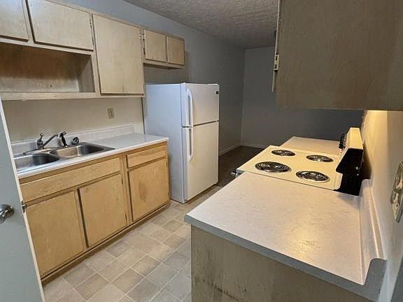 5th image of 303 Farside Dr APT 7