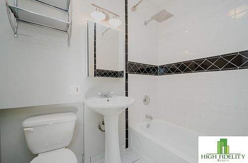 5th image of 804 W Newport Ave #810-1