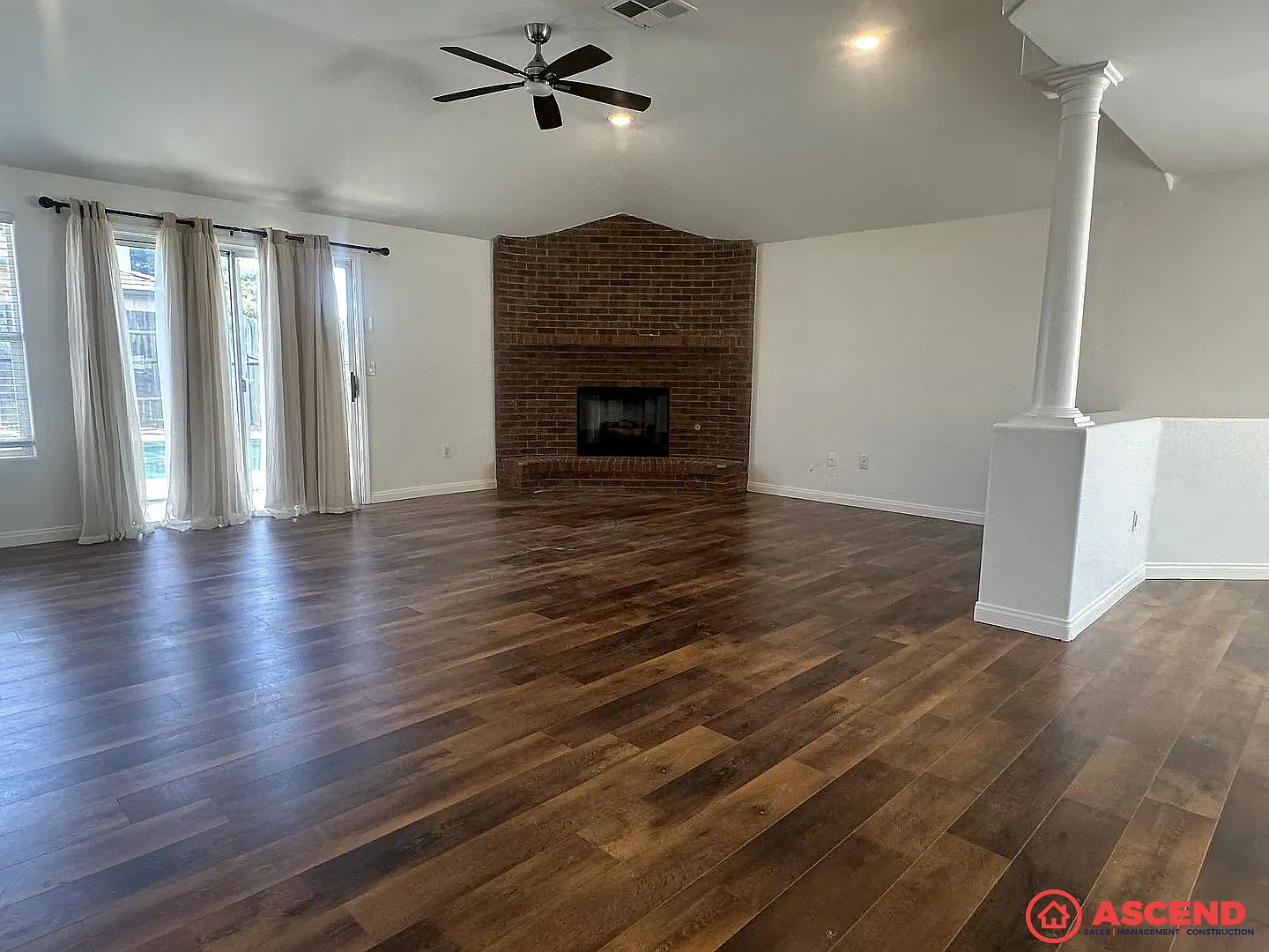 Spacious 3BD/2.5BA Home in Bakersfield's 93311 HOA Community, Pool, Fireplace, Garage & Small Pet... — Photo 4
