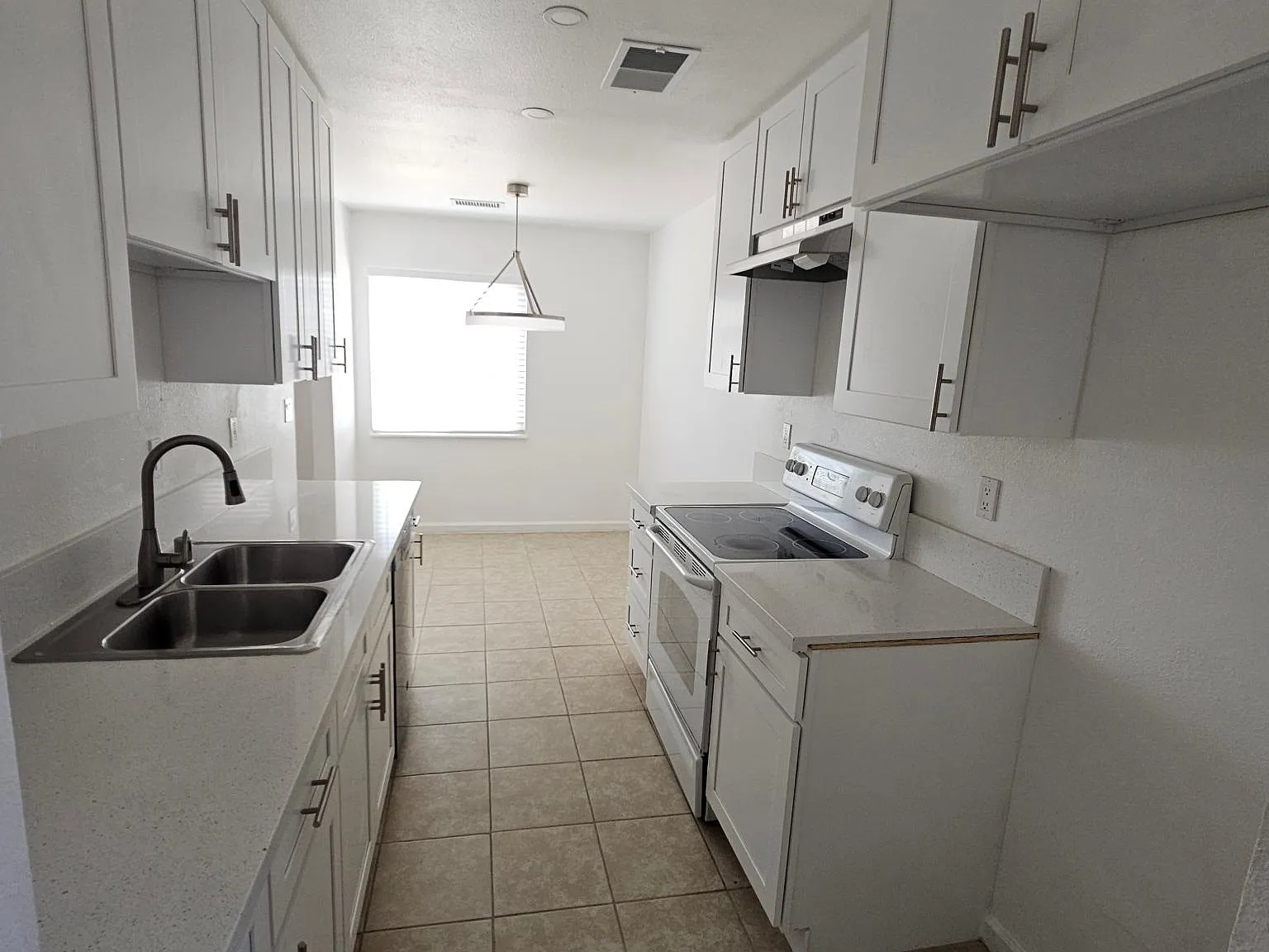 4 bed, 1658 sqft, $2,250 — Photo 4
