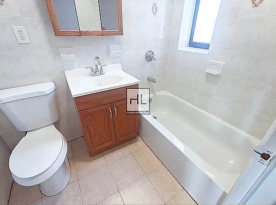 4th image of 563 W 180th St #2A
