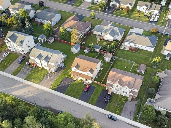 3rd image of 11 Berry St