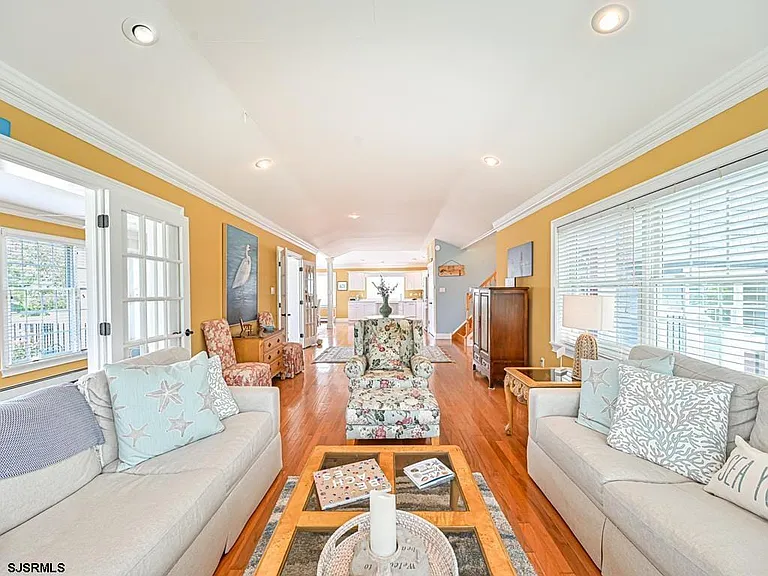 2304 Ocean Ave — Photo 10