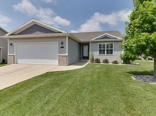 2901 Bardwell Rd, Bloomington, IL 61704