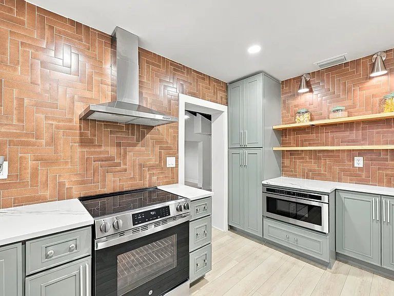 1161 Howard St — Photo 19