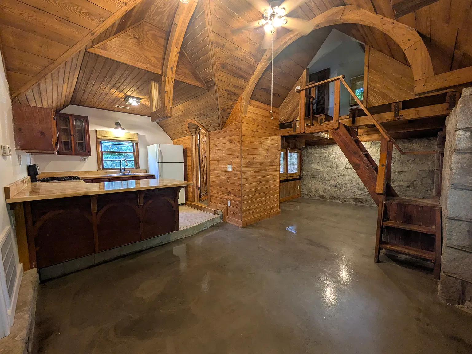 955 Rogers St — Photo 3