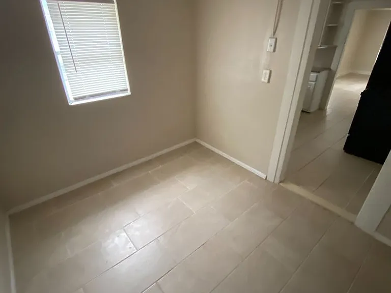 1144 Howard St — Photo 4