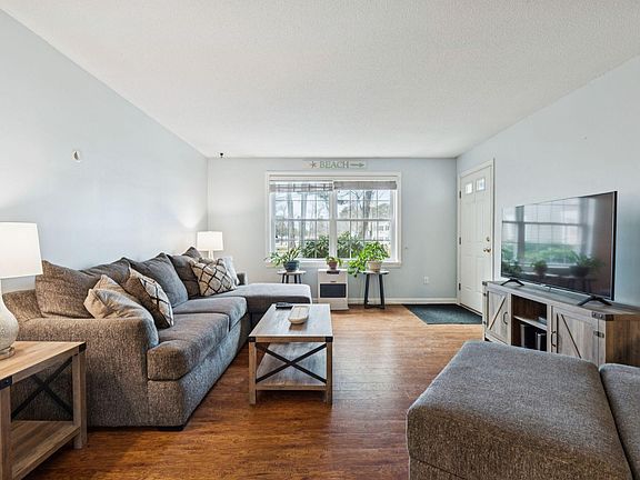 5th image of 161 Saco Avenue #103