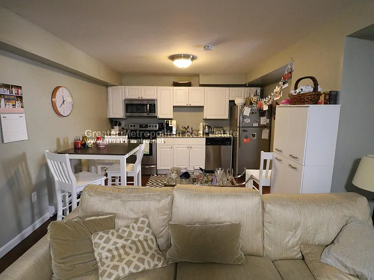 4 Michelangelo St — Photo 1
