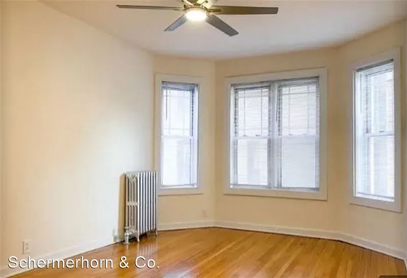 359 - *4518 North Greenview LLC* — Photo 4