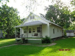 624 Chestnut St, Halstead, KS 67056