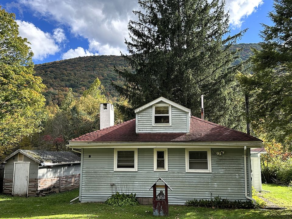 1st image of 304 Silver Hollow Rd