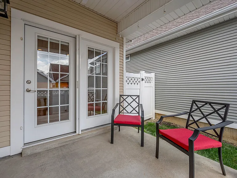 Towne Center Dr — Photo 13