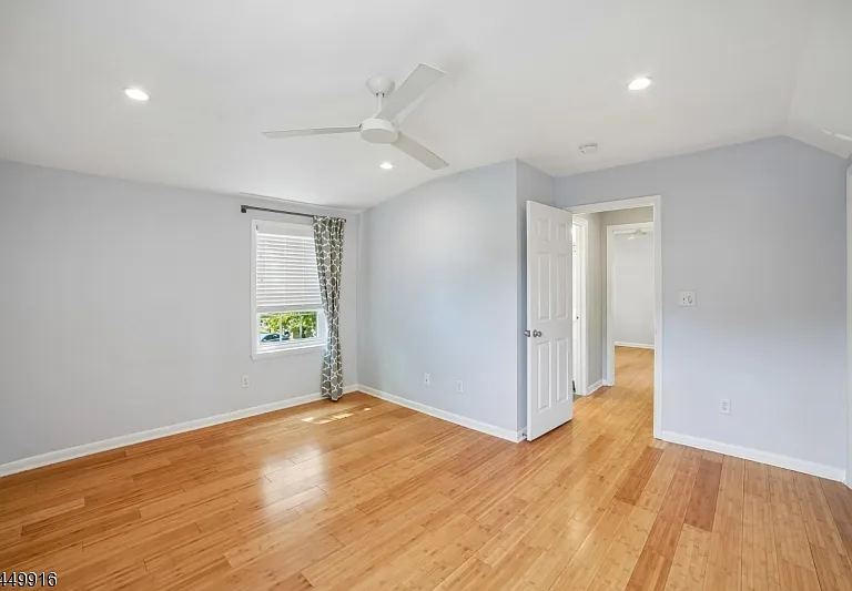 18 Columbia Ave — Photo 13