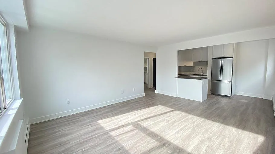 66 Spadina Road — Photo 4