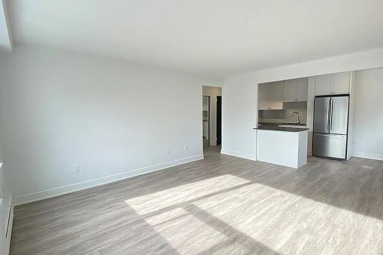 66 Spadina Rd — Photo 5