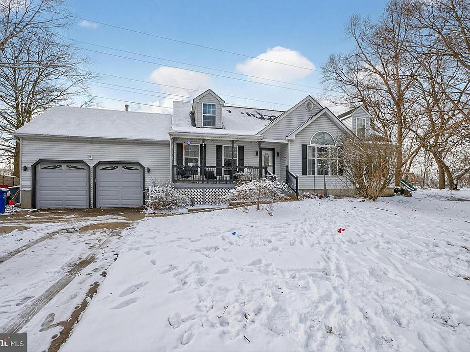 1st image of 13 Powder Ln